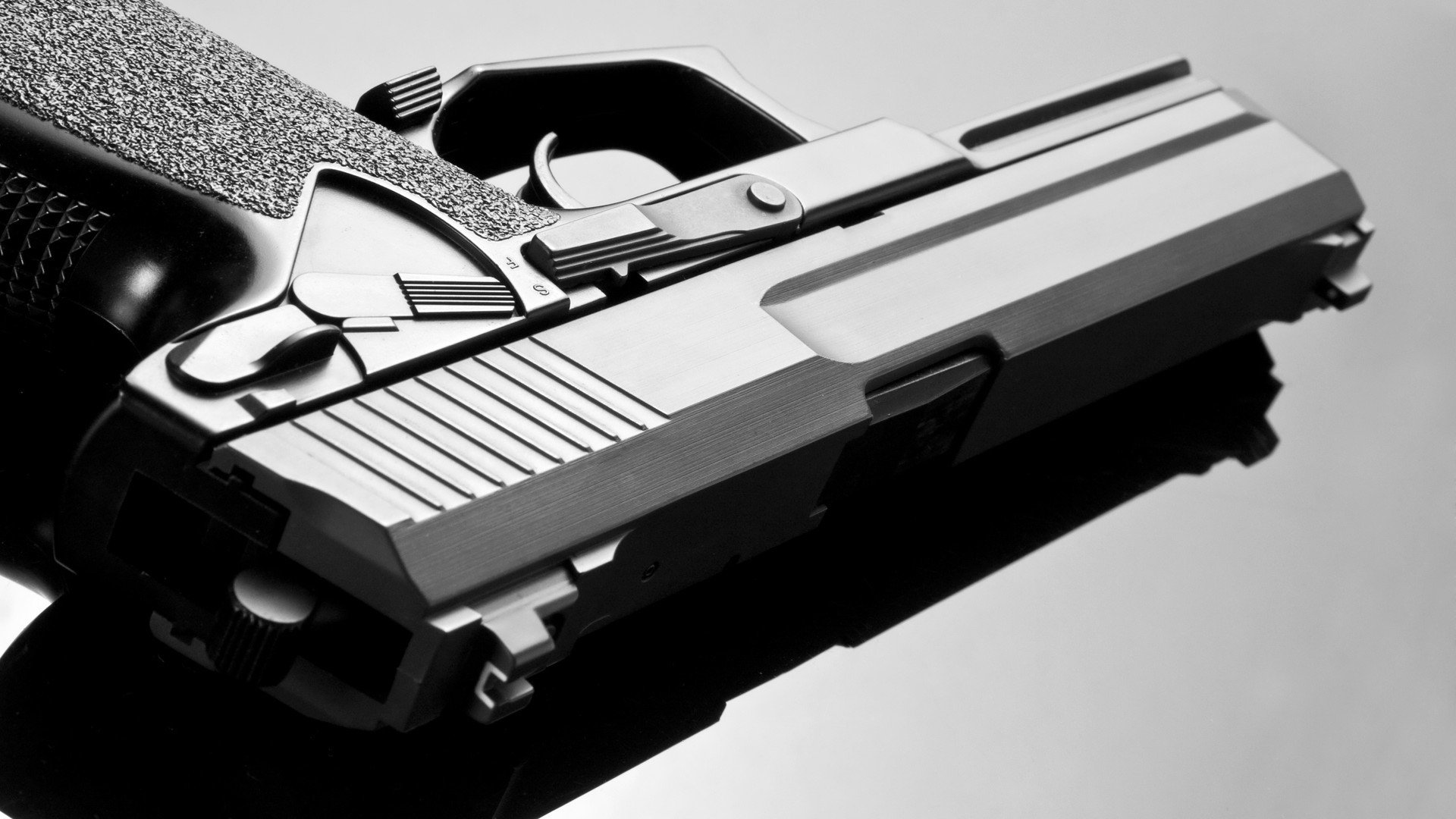 “撞击瞬间：惊心动魄的碰撞现场”，碰撞hit