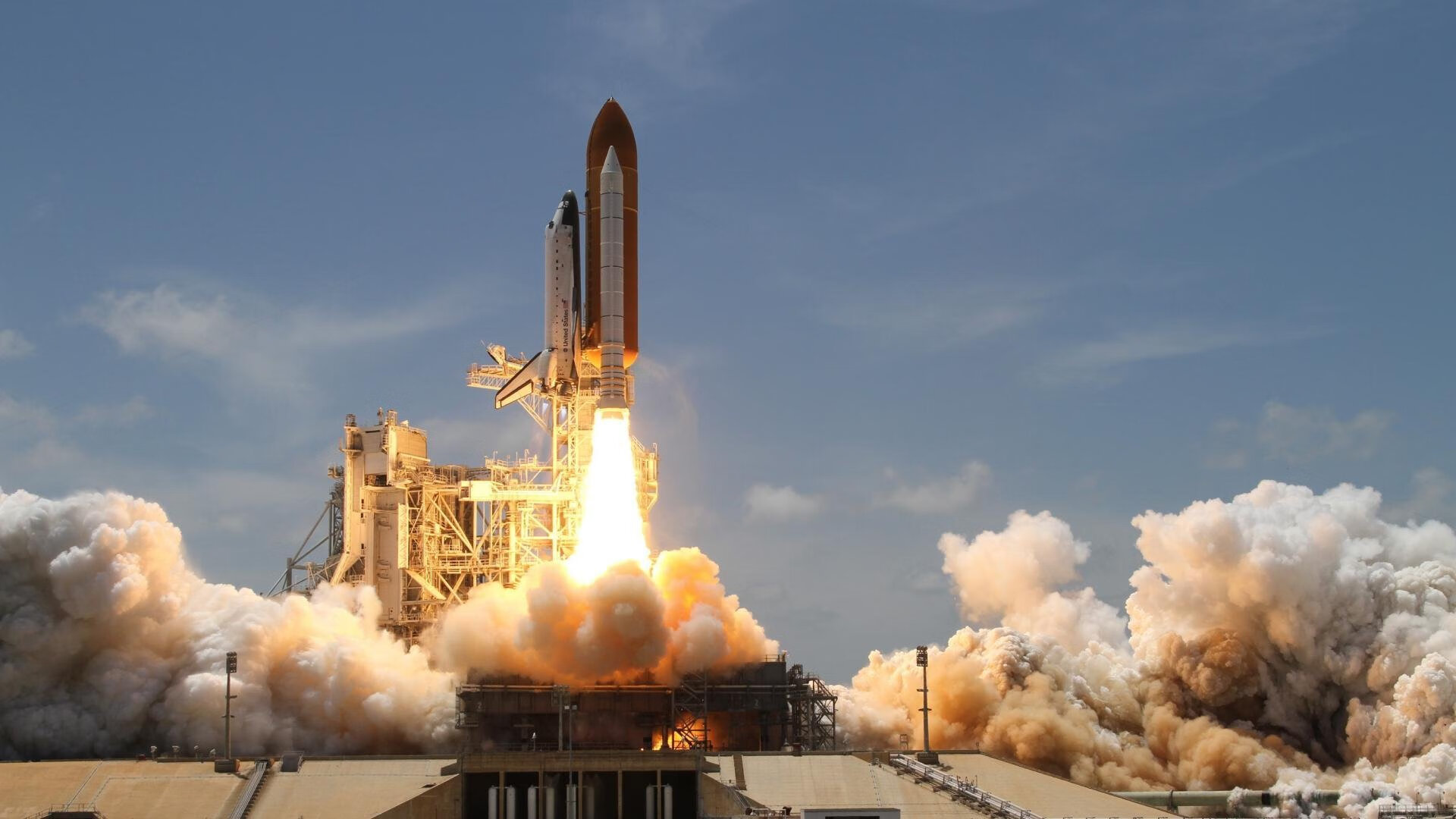 球迷狂热加油声不断，球队士气高涨，球迷加油图片