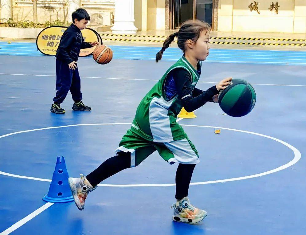 篮球与社会责任：运动员参与公益