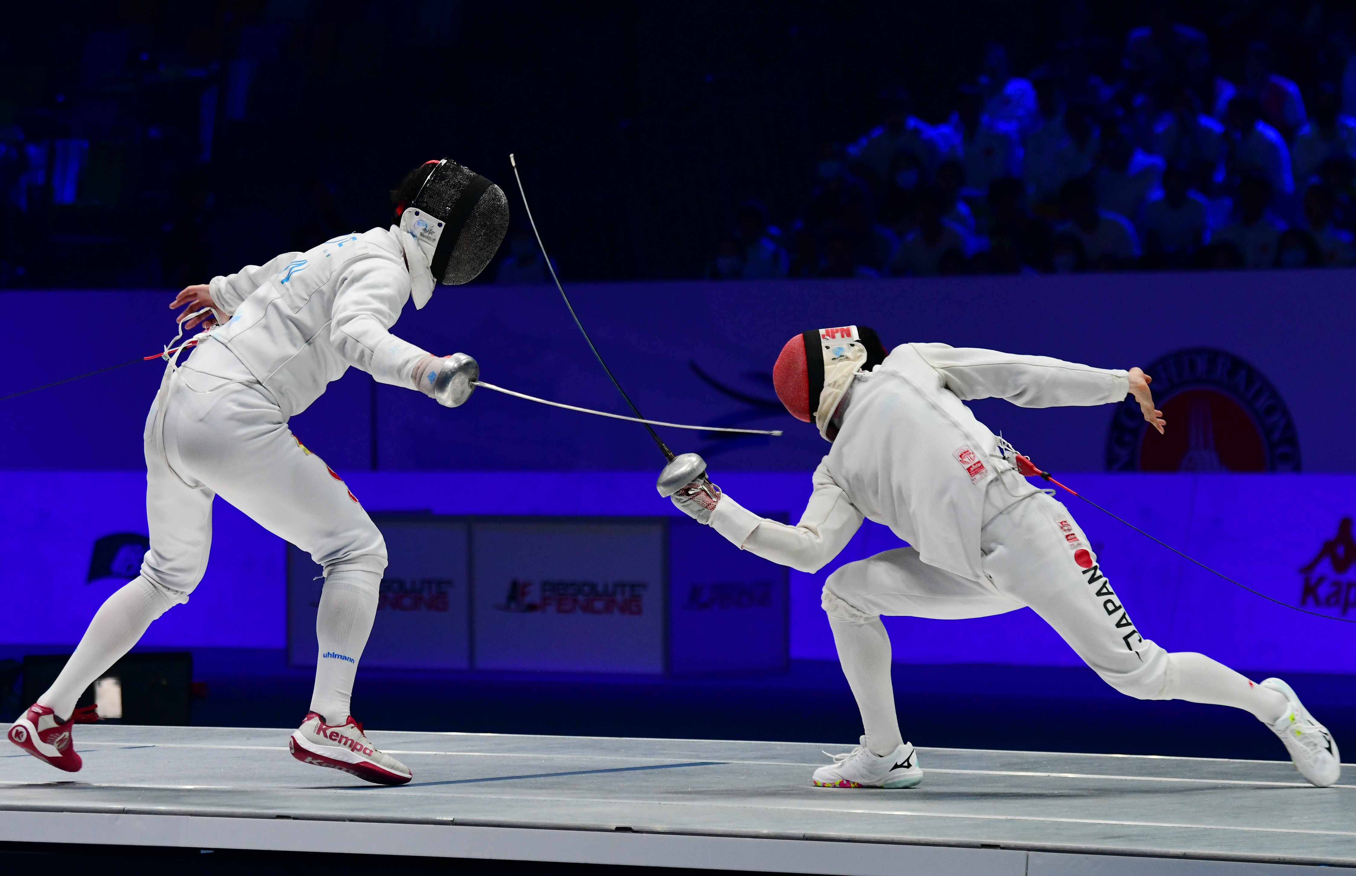 包含击剑锦标赛回顾：技术与勇气的碰撞的词条